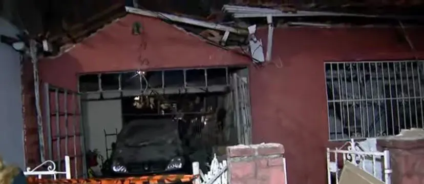 Galpão destruído após explosão