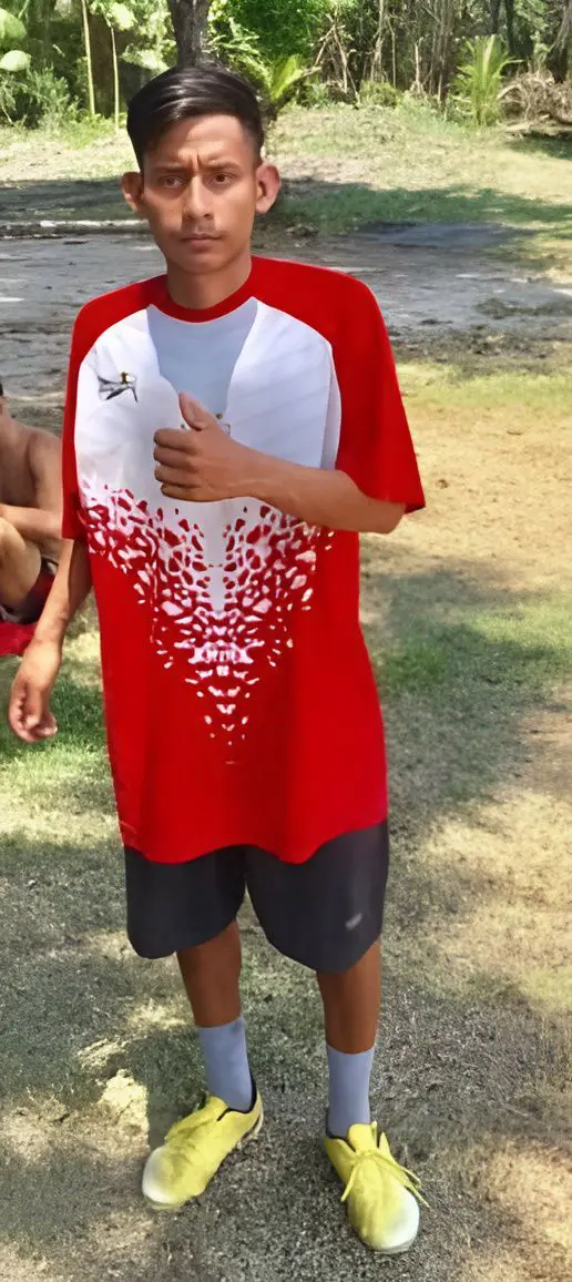 Corpo de Taysso Rodrigues foi encontrado preso pelos pés a uma árvore, sem a cabeça, em afluente do rio Maguari, em Ananindeua. Foto: Reprodução.
