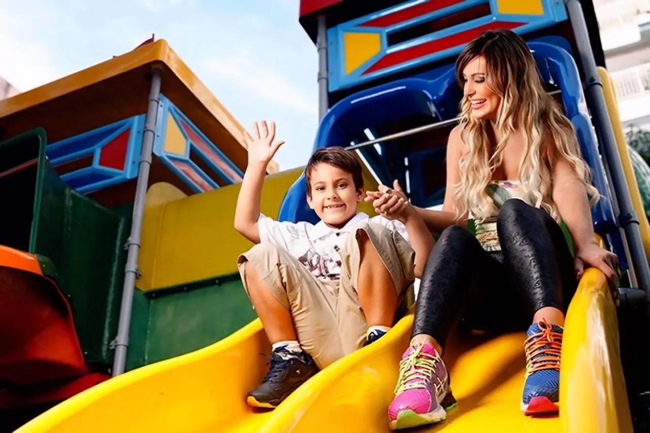 Andresa Urach e Arthur Urach em 2012 || Reprodução: Site EGO 
