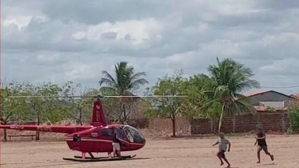 passageiros de helicóptero são assaltados durante pouso de emergência (Foto: Reprodução)