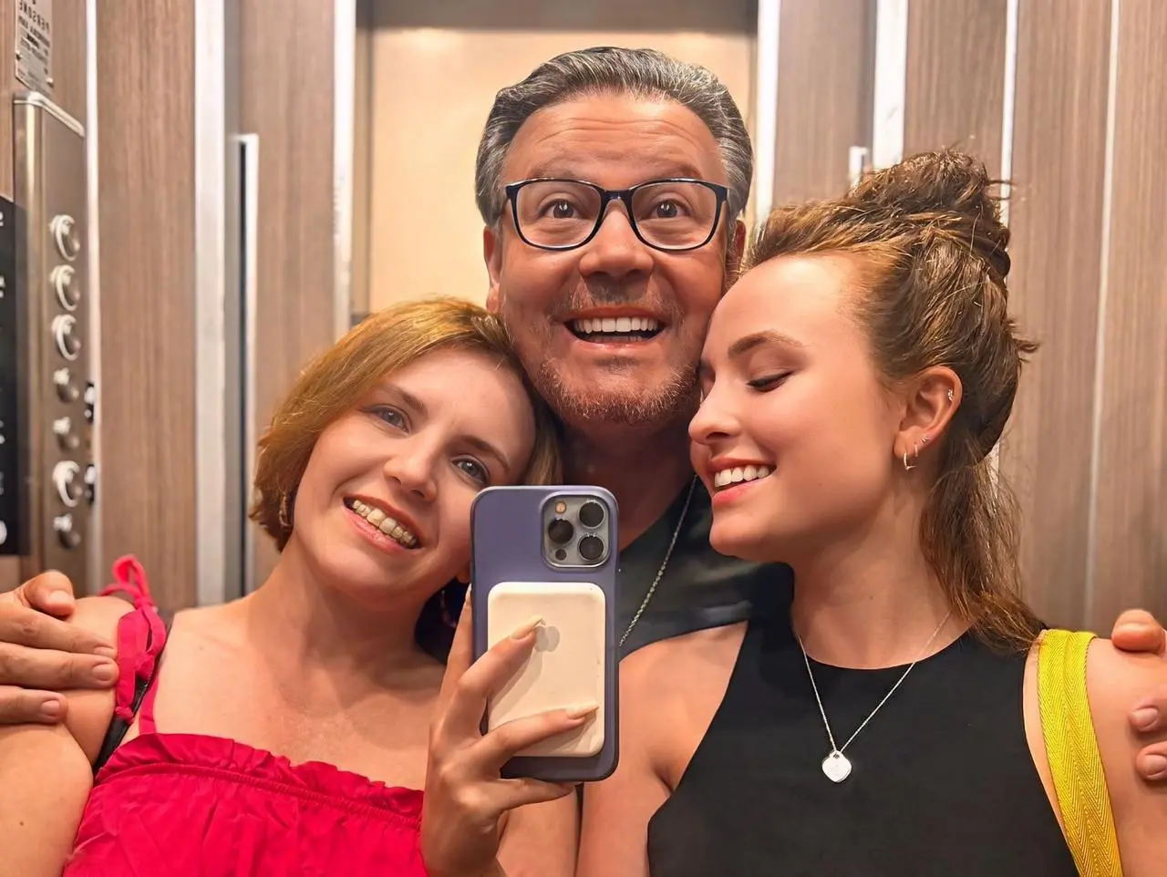 Larissa Manoela e os pais  || Reprodução: Redes Sociais 