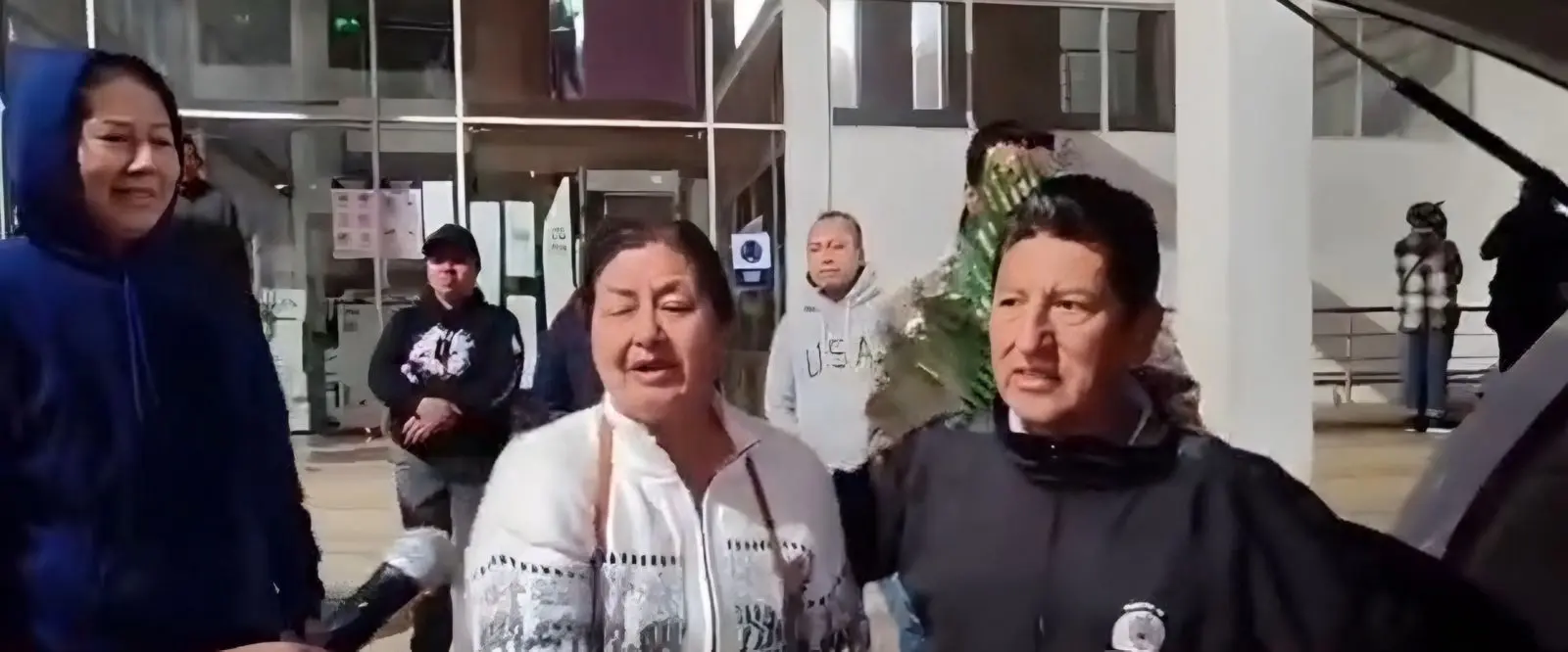 Mãe de universitária assassinada faz desabafo durante enterro: 'tudo que ela fez foi estudar' (Foto: Reprodução)
