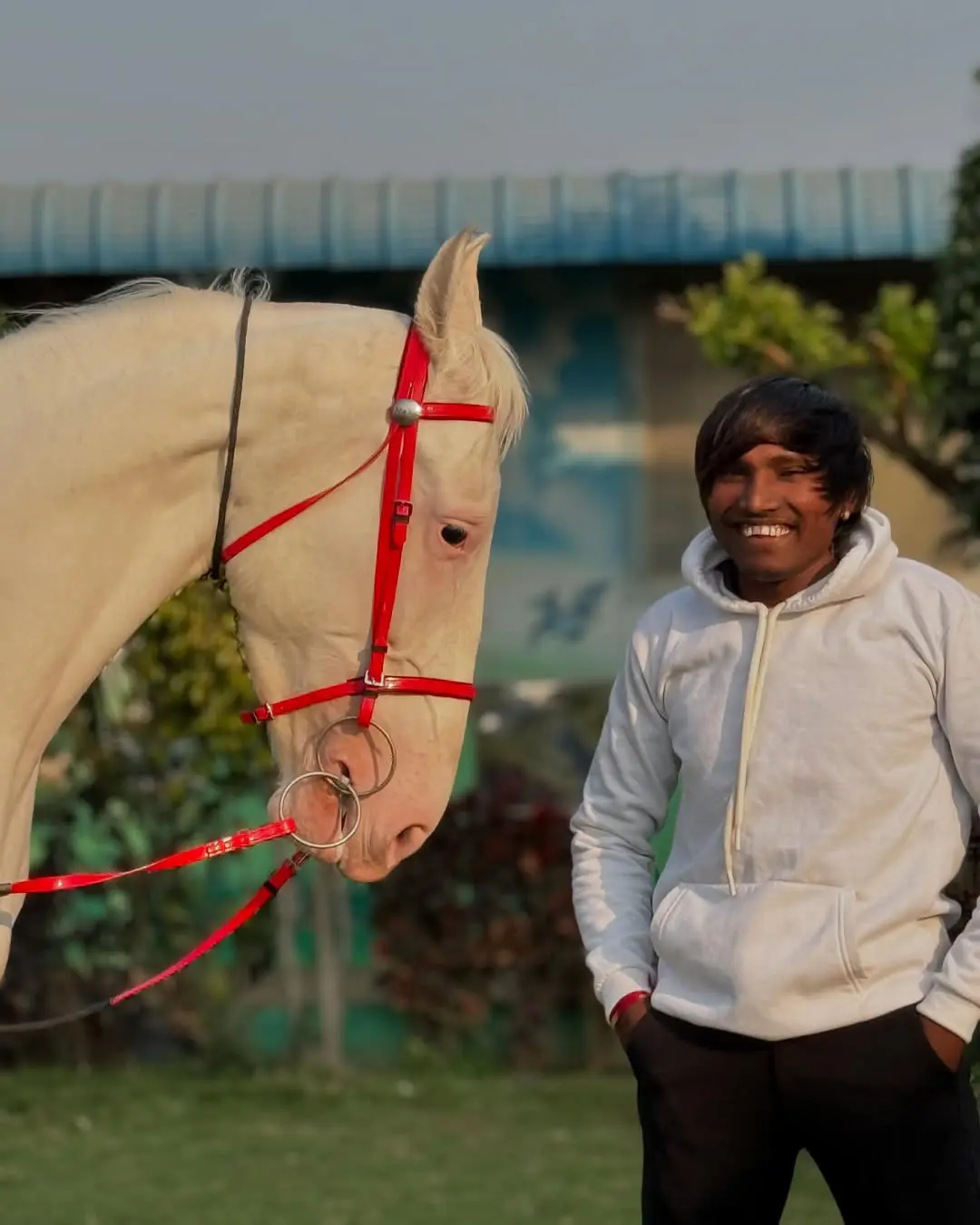 Suraj Chavan ganhou destaque nacional após vencer o Bigg Boss Marathi e virou sensação nas redes, onde acumula milhões de seguidores. Foto: Divulgação / Redes sociais.