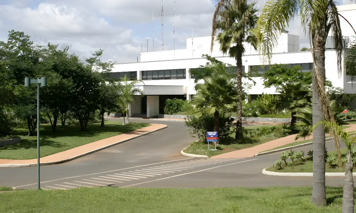 Homem tenta atacar embaixada dos EUA em Brasília e faz ameaças a Trump (Foto: Embaixada EUA)