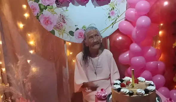 Idosa de 102 anos é espancada durante assalto e suspeito é preso (Foto: Redes Sociais)