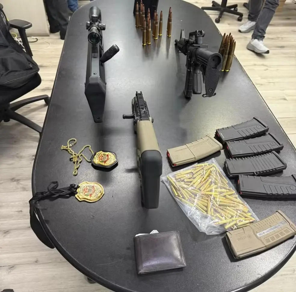Deic desmonta base de quadrilha de roubos a residências e apreende arsenal de guerra na Zona Sul de SP — Foto: Divulgação