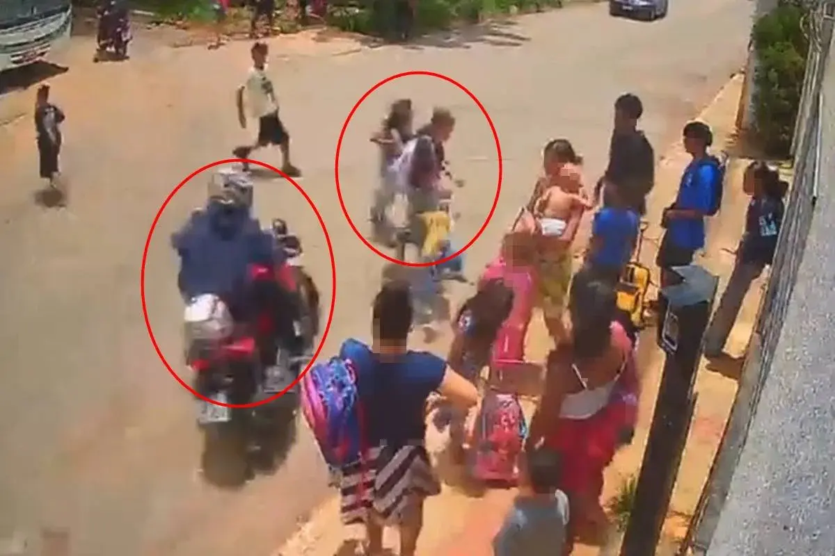 Criança é atropelada e motociclista foge sem prestar socorro; veja vídeo