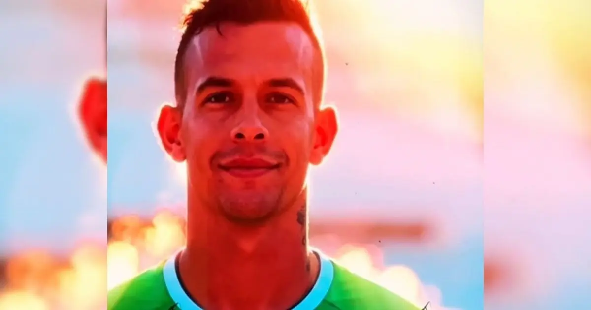 Jogador morto na tragédia aérea da Chapecoense ‘fala com filho’ em mensagem criado por IA (Foto: Reprodução/Redes sociais)