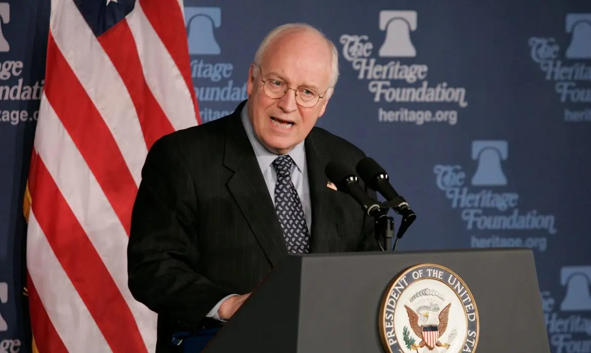 Dick Cheney, considerado o mais poderoso vice-presidente dos EUA, morre aos 84 anos