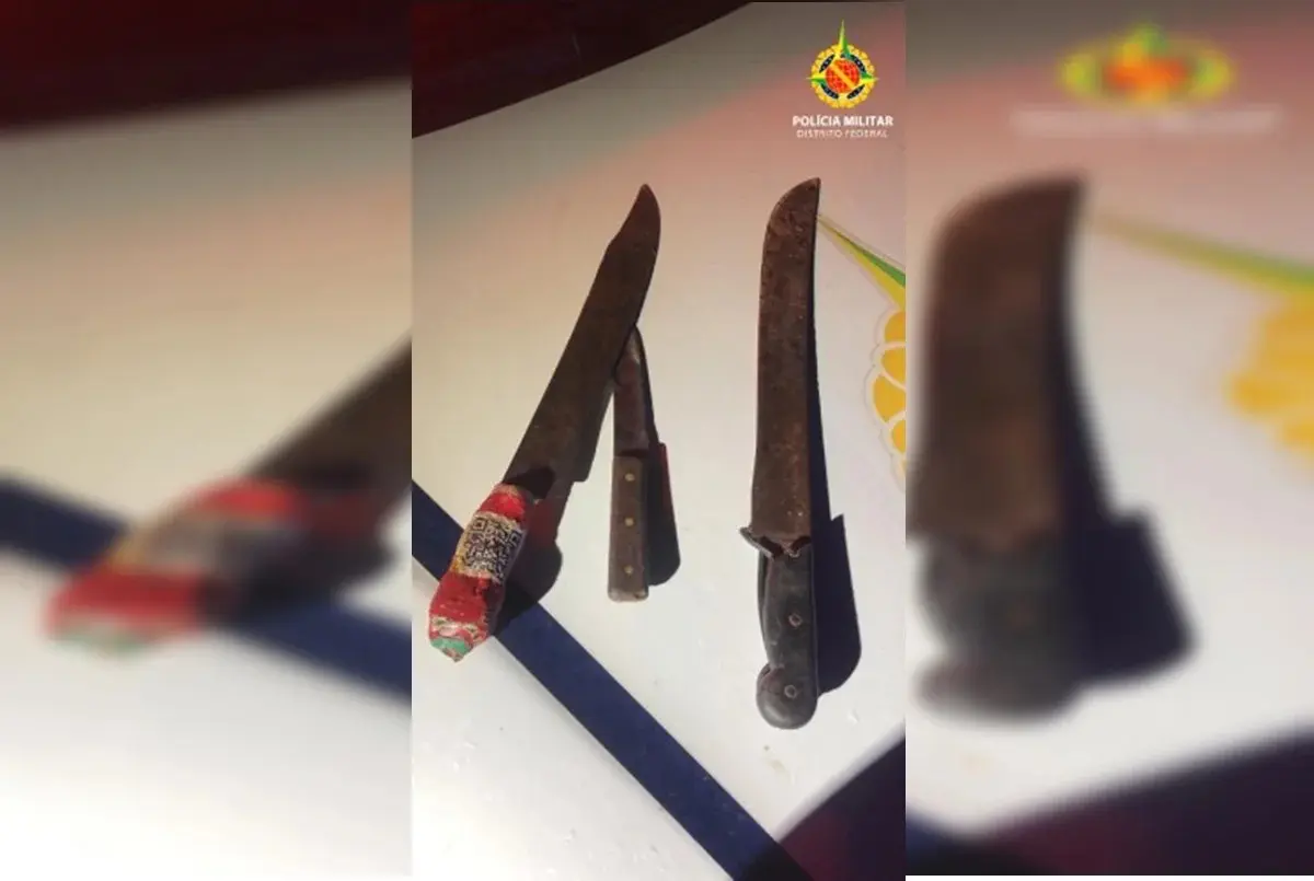 Homem é preso após aterrorizar familiares com facão e fugir duas vezes para a mata