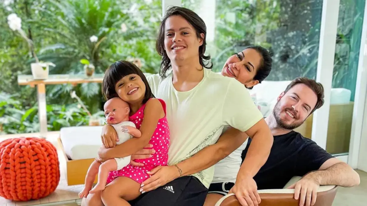 Maíra Cardi responde críticas e fala sobre apoio financeiro ao filho: 'não quero filho banana' (Foto: Reprodução/ Redes sociais)