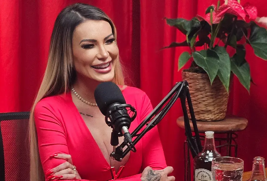 Andressa Urach revela investidas de Zezé Di Camargo; veja vídeo