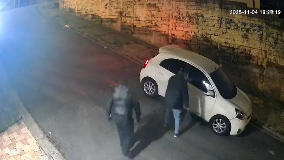 Policial civil é preso com outros dois ladrões que roubaram casa e fizeram família refém em Mauá, na Grande SP — Foto: Reprodução