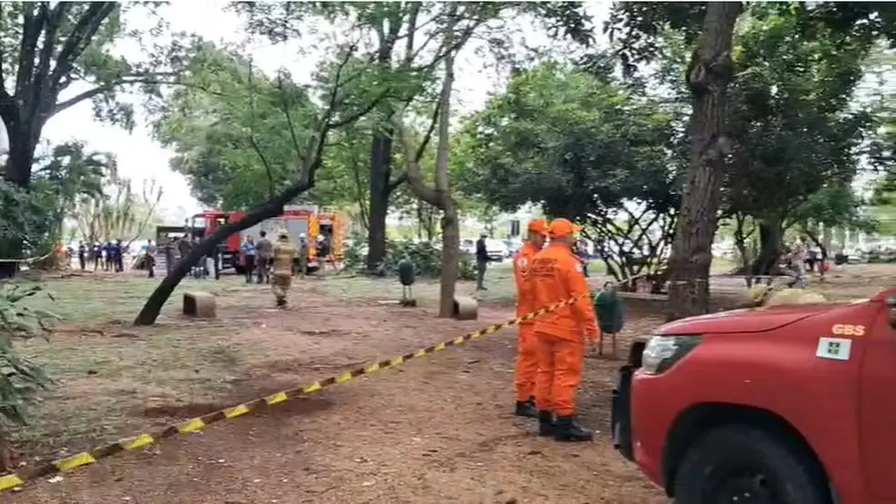 Incêndio atinge Ministério da Igualdade Racial em Brasília e deixa feridos após explosão
