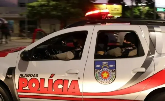 Diácono é preso suspeito de estuprar enteada e amiga em igreja evangélica