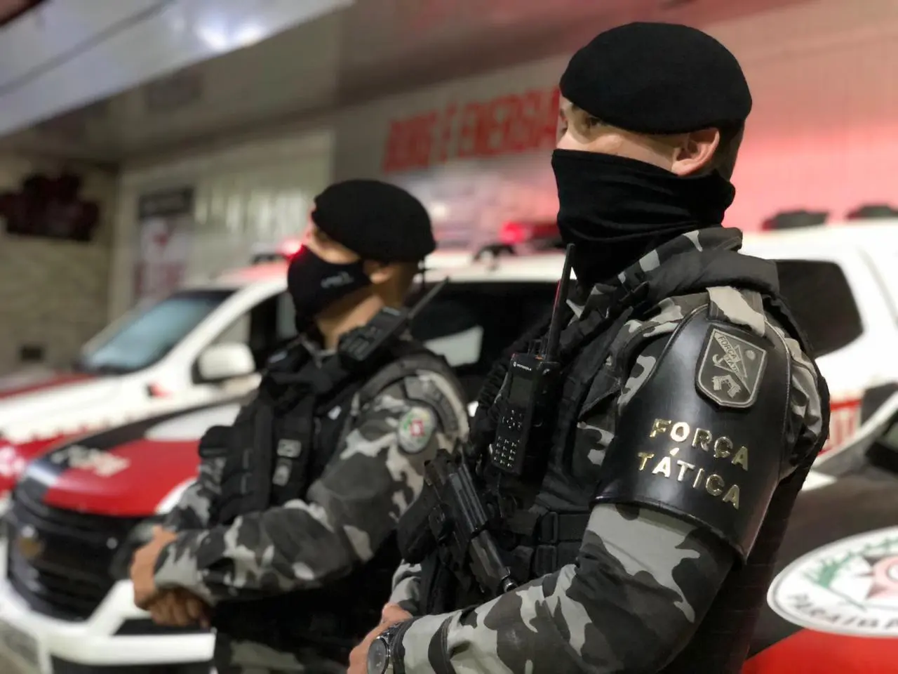 Homem é encontrado morto ao lado de bilhete enigmático; veja foto