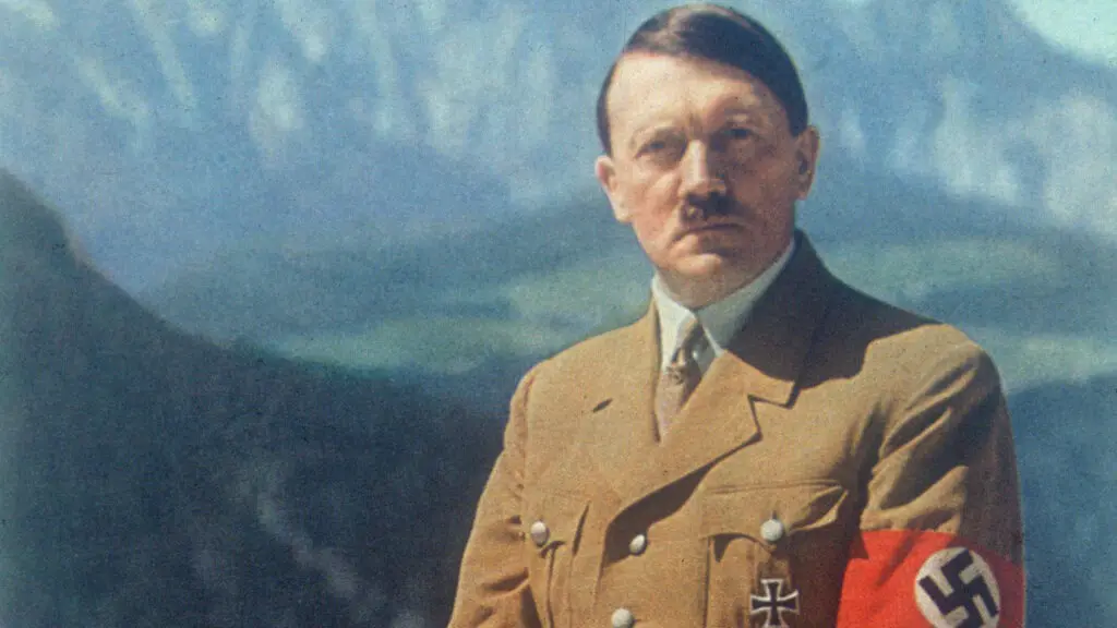 DNA revela que Hitler tinha distúrbio genético raro que afetava órgãos sexuais; entenda