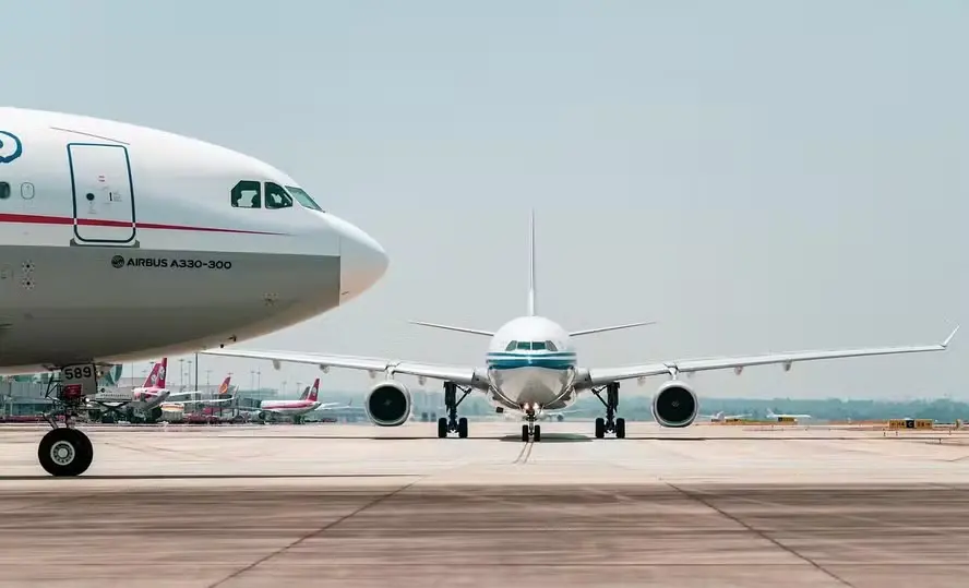 Copiloto é acusado de pilotar voos comerciais com certificados falsos