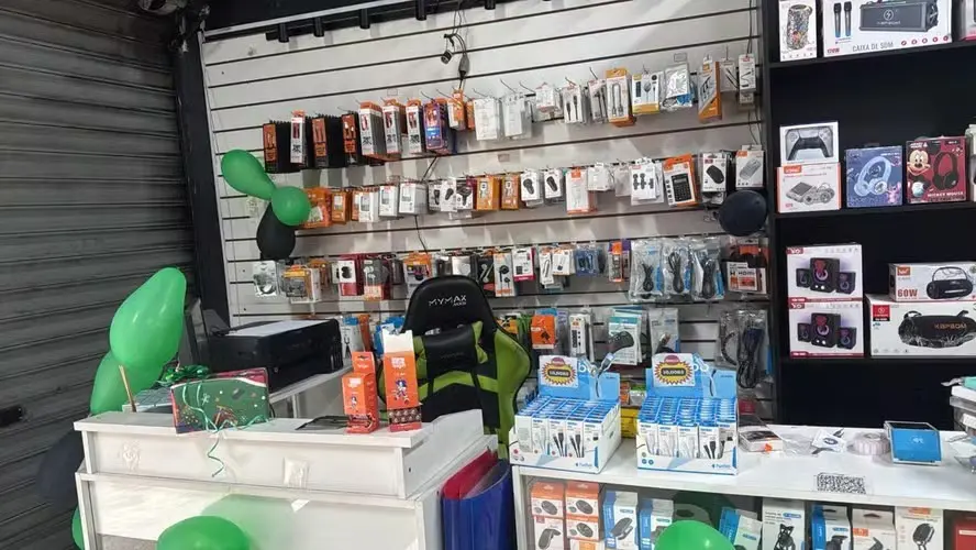 Equipes da Polícia Civil cumpriram 132 mandados em 11 estados e apreenderam milhares de celulares ligados ao esquema de desbloqueio clandestino. Foto: Divulgação.