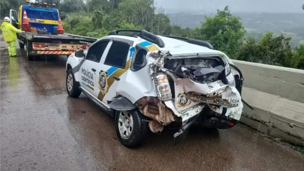 Polícia Civil do Paraná deflagrou operação que mira organização criminosa especializada em traficar drogas com carros maquiados como viaturas oficiais. Foto: Polícia Civil Paraná