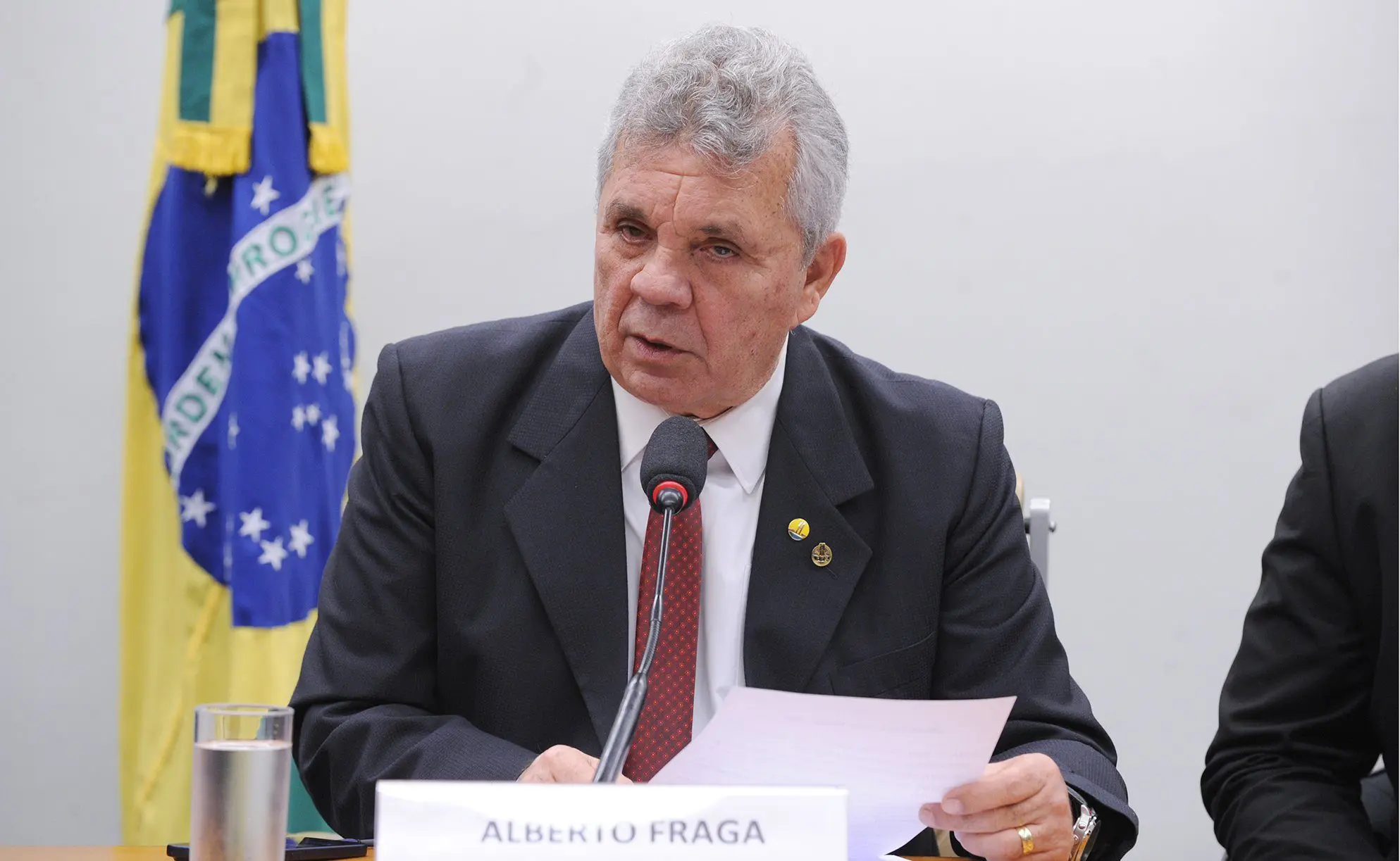 Deputado Alberto Fraga comentou estado de saúde de Jair Bolsonaro após visita ao ex-presidente (Foto: Renato Araújo / Câmara dos Deputados)