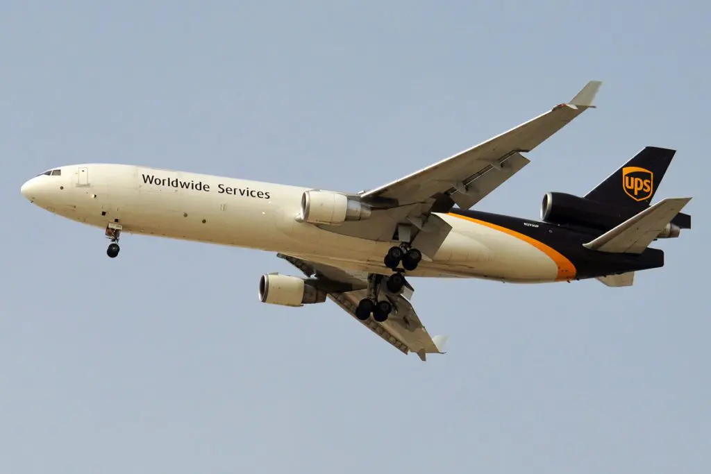 Avião de carga da UPS cai em Kentucky, nos Estados Unidos (Foto: Reprodução)