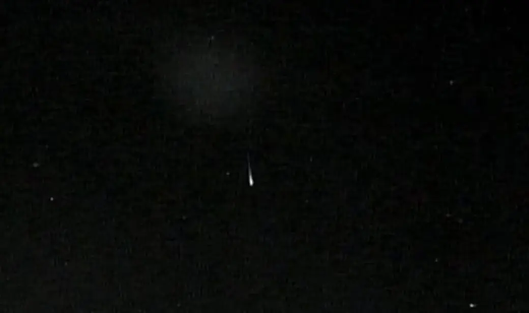 Câmera de observatório flagrou momento em que meteoro explode próximo da Região Sul (Foto: Reprodução)
