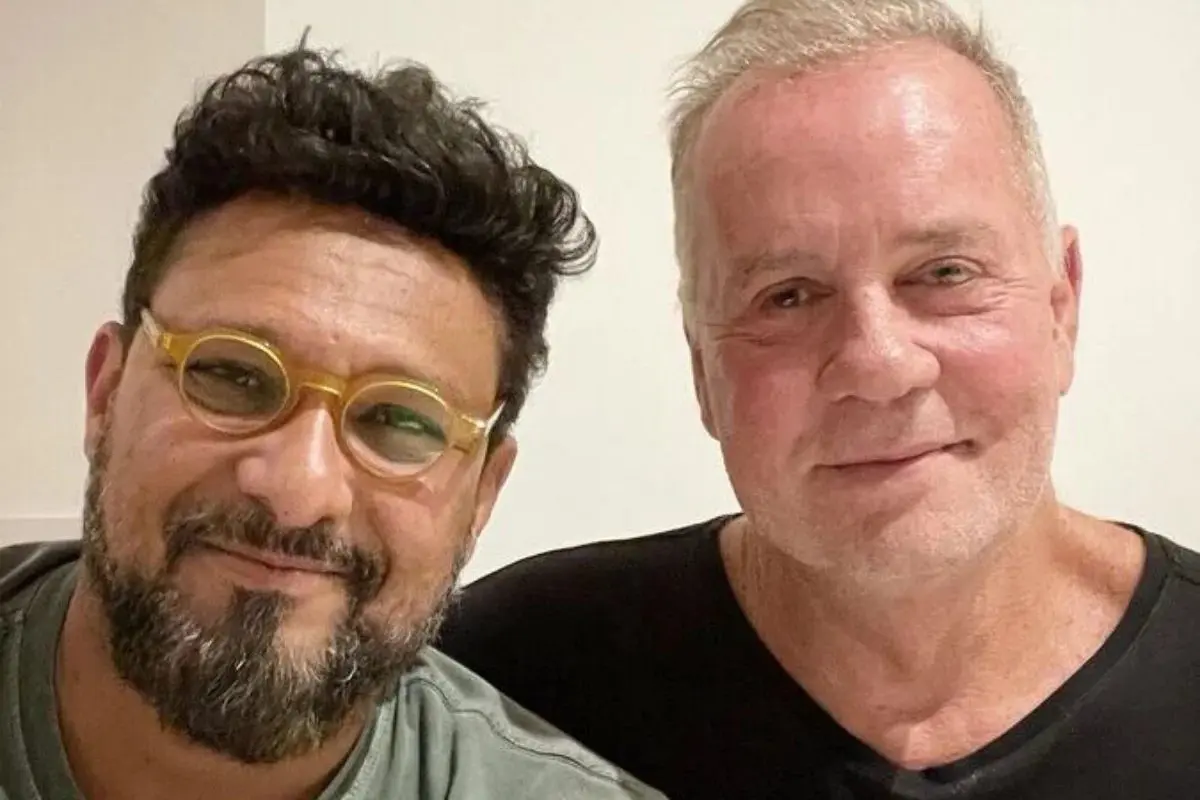 Adriano Medeiros e o marido, o ator Luiz Fernando Guimarães (Foto: Reprodução / Redes Sociais)