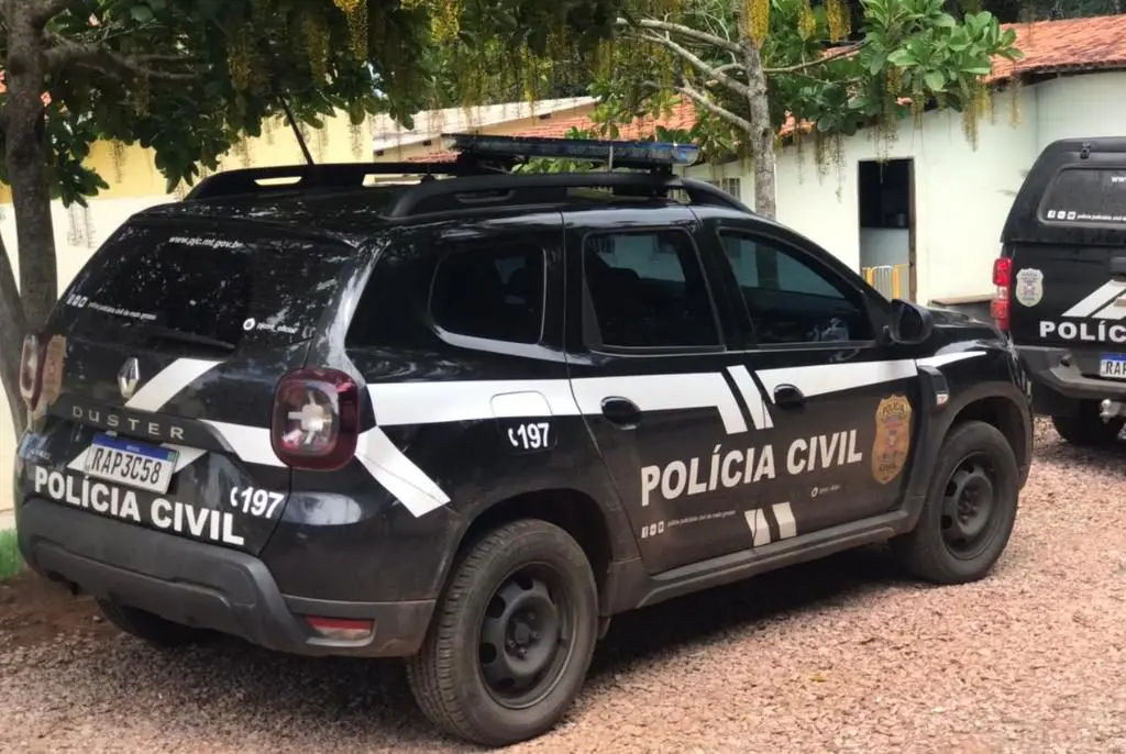 Jovem de 21 anos foi assassinado dentro de casa, e na frente da mãe (Foto: Polícia Civil MT)