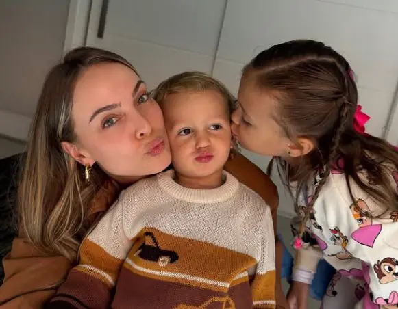 Tata Estaniecki relatou que passou a madrugada no hospital com o filho Caio (Foto: Reprodução / Redes Sociais)
