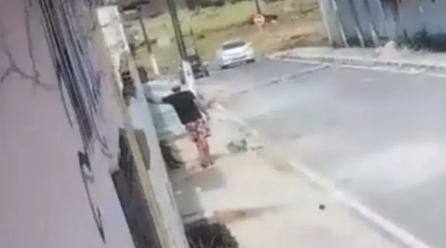 Homem foi executado por criminosos com mais de 30 disparos (Foto: Reprodução)