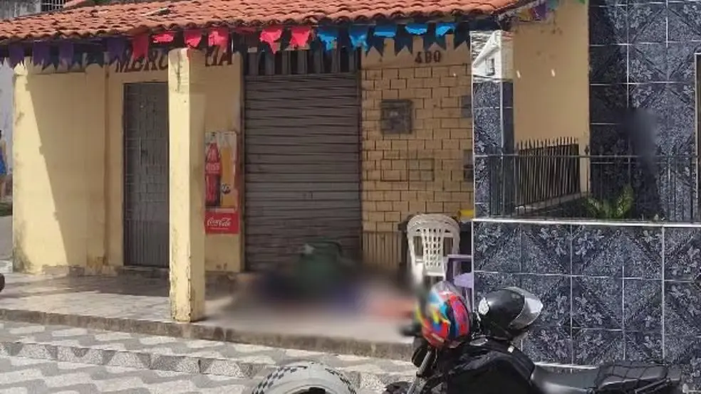Mulher e adolescente matam três homens a tiros em bar (Foto: Reprodução)