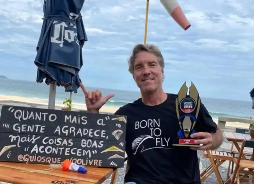 Philip Haegler morreu aos 59 anos, após se chocar com prédio durante voo (Foto: Reprodução / Redes Sociais)