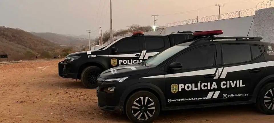 Mulher foi presa pela Polícia Civil em Umirim (CE), suspeita de envenenar três homens com suco adulterado. Foto: Polícia Civil do Ceará / Divulgação.