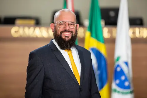 Sessão da Câmara Municipal de Curitiba foi marcada por mudança de voto de vereador sobre emenda de própria autoria. Foto: Câmara de Curitiba.