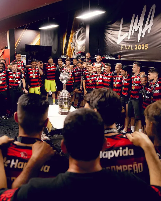 Vaza vídeo de jogador do Flamengo nu em comemoração de título; veja (Foto: Divulgação/Flamengo)
