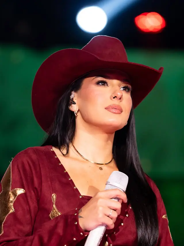 Jurídico de Ana Castela emite nota após polêmica sobre sexualidade da cantora (Foto: Redes Sociais)