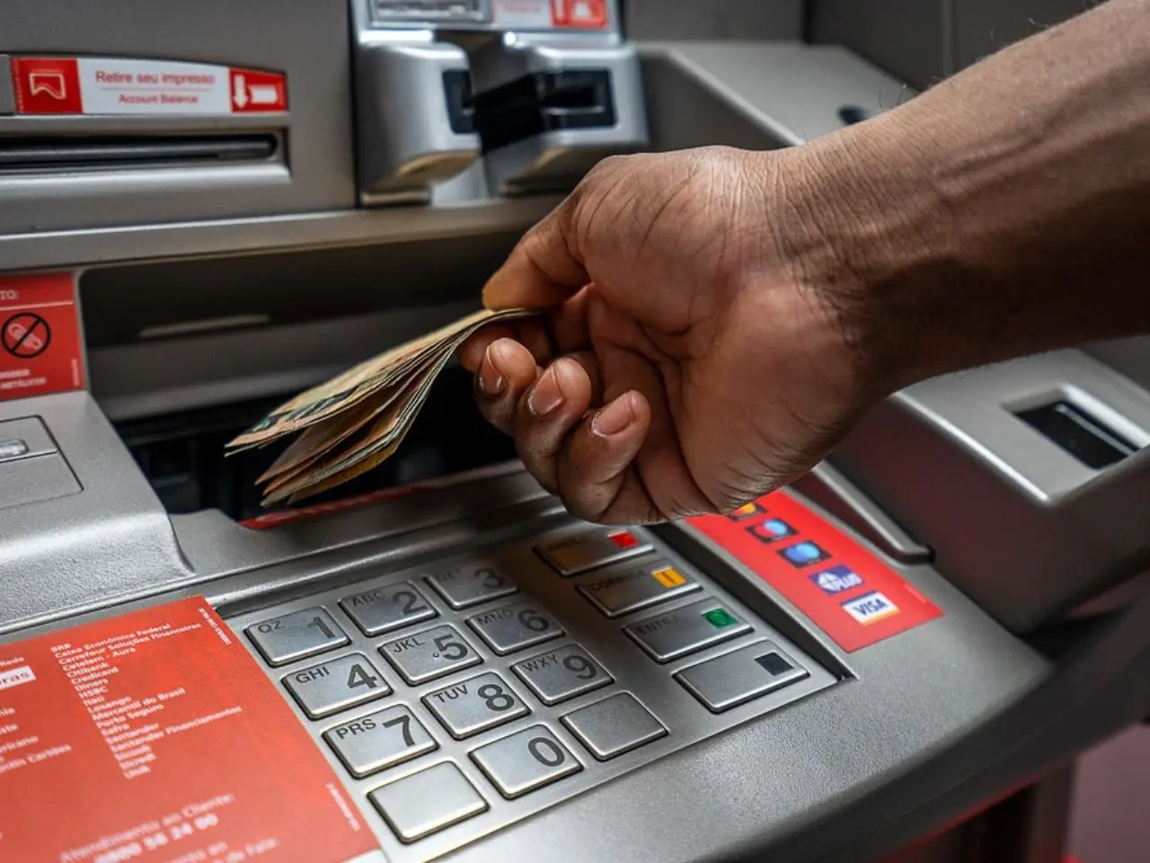 Confira o expediente dos bancos no Natal e Ano Novo