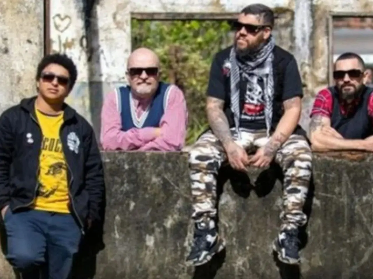 Banda 'Garotos podres' alega censura e afirma que teve que explicar à políca que 'Papai Noel não existe'