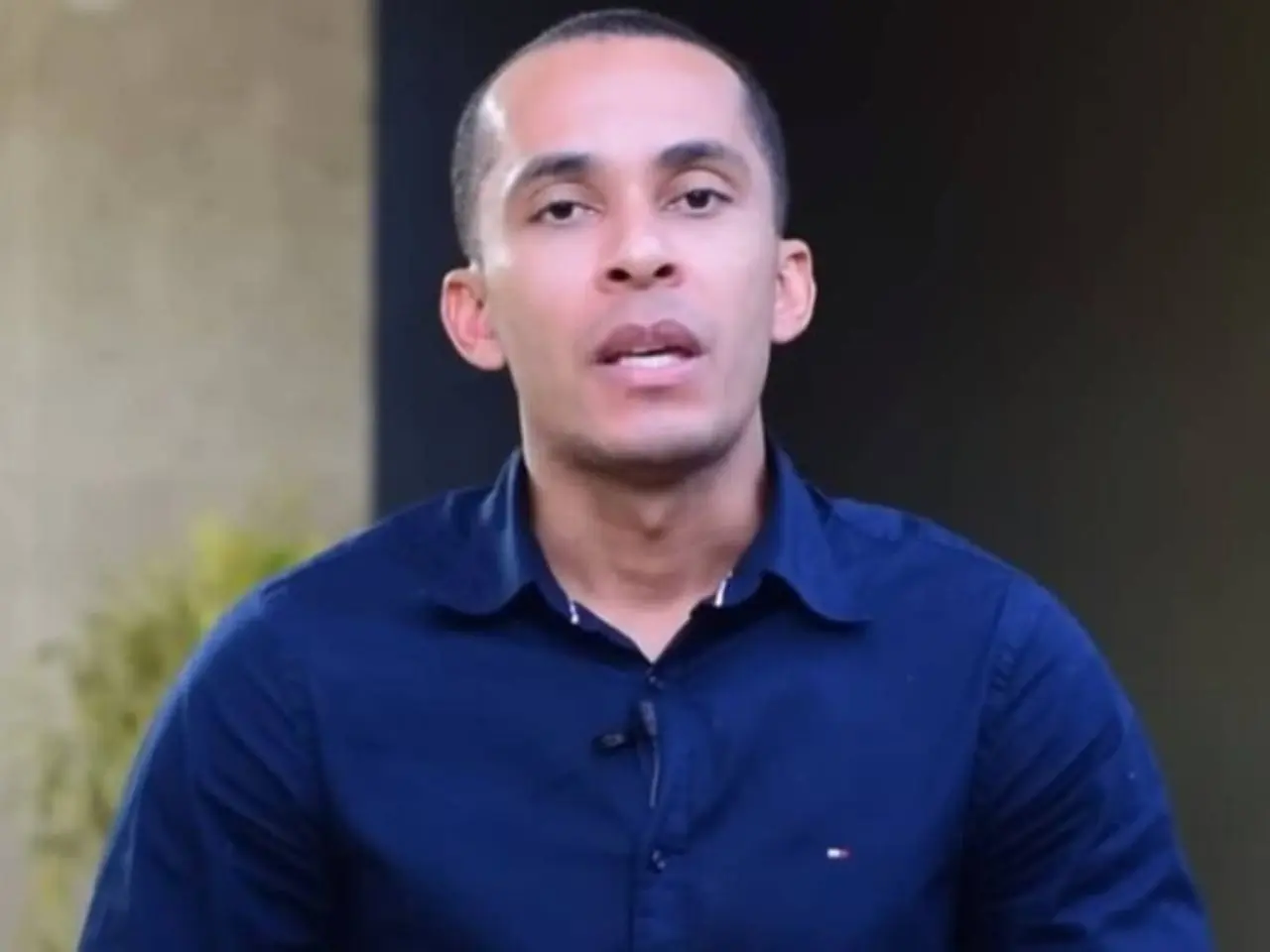Vídeo: Ben Mendes se envolve em briga durante gravação e sai no soco com empresário