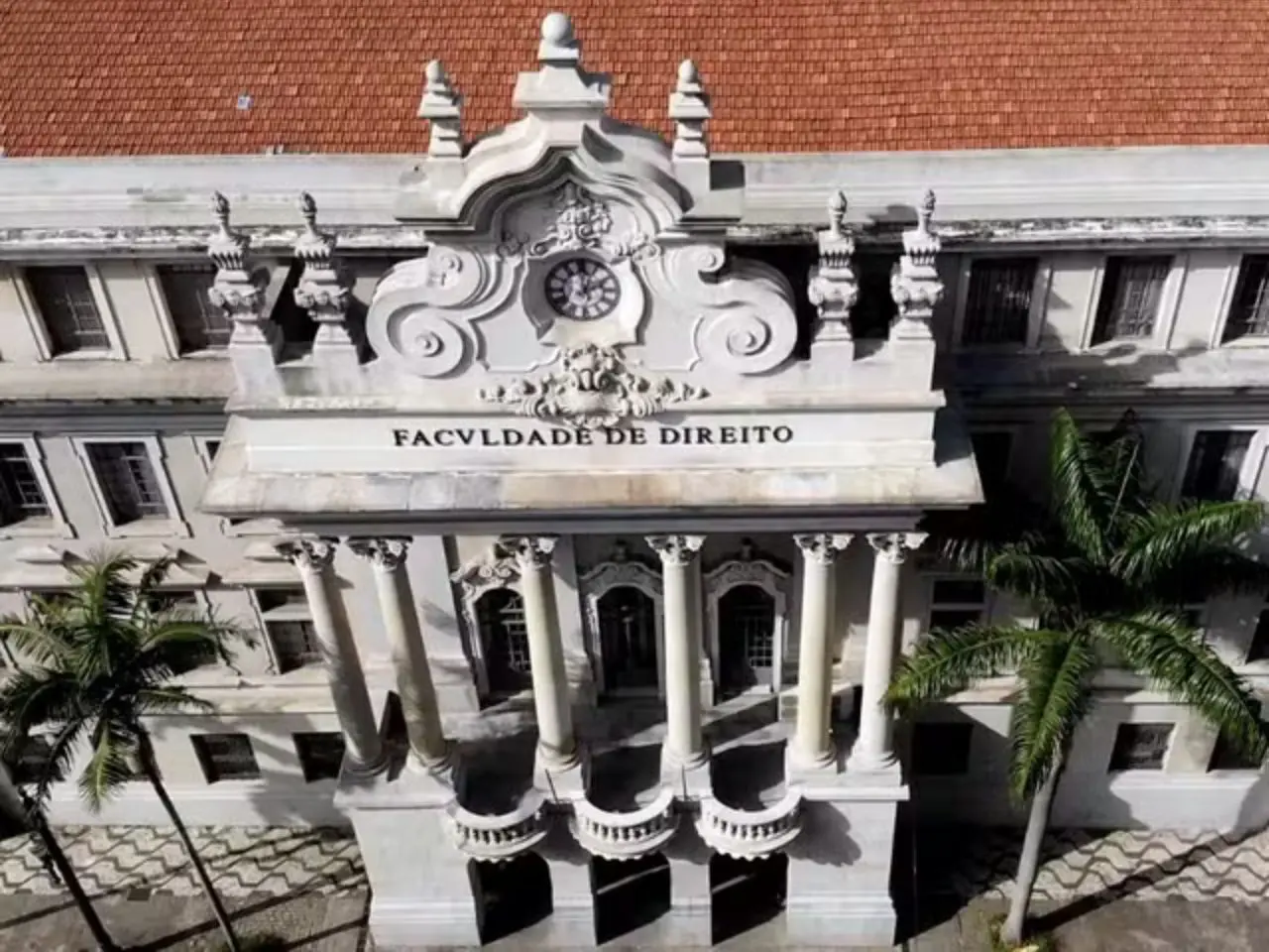 Professor de direito da USP é demitido após denúncia de assédio sexual
