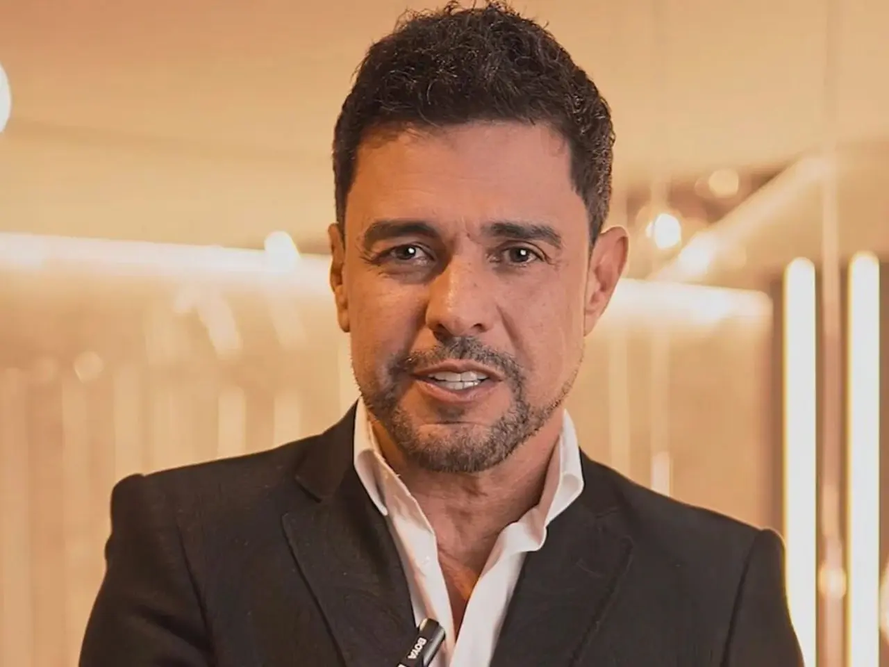 Só política? O que está por trás da briga entre Zezé Di Camargo e direção do SBT