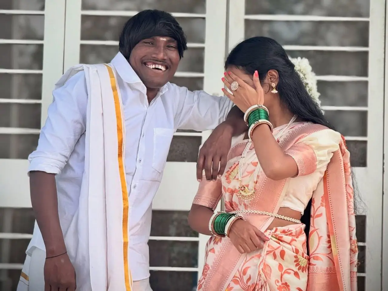 Suraj Chavan, Sanjana, casamento, Índia, cerimônia hindu, Bigg Boss Marathi, galã indiano, influenciador, prima, redes sociais, viral