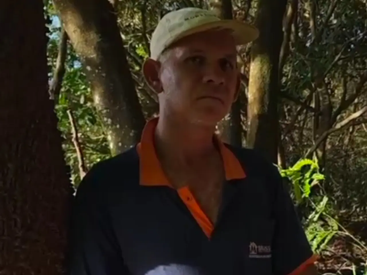 Homem que matou família leva polícia ao local onde corpos foram enterrados; vídeo