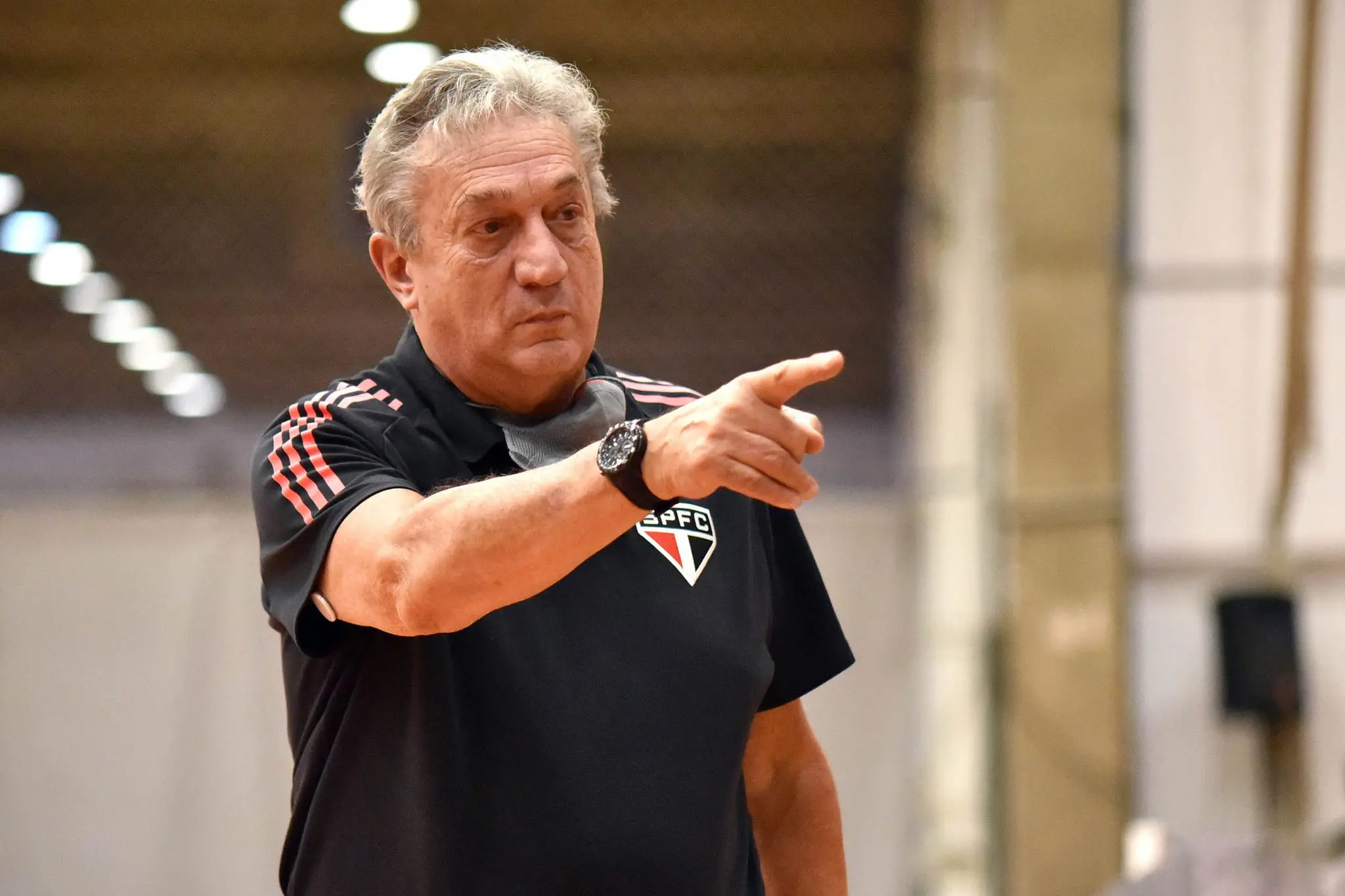 Cláudio Mortari nos tempos de técnico do São Paulo II Foto: Reprodução 