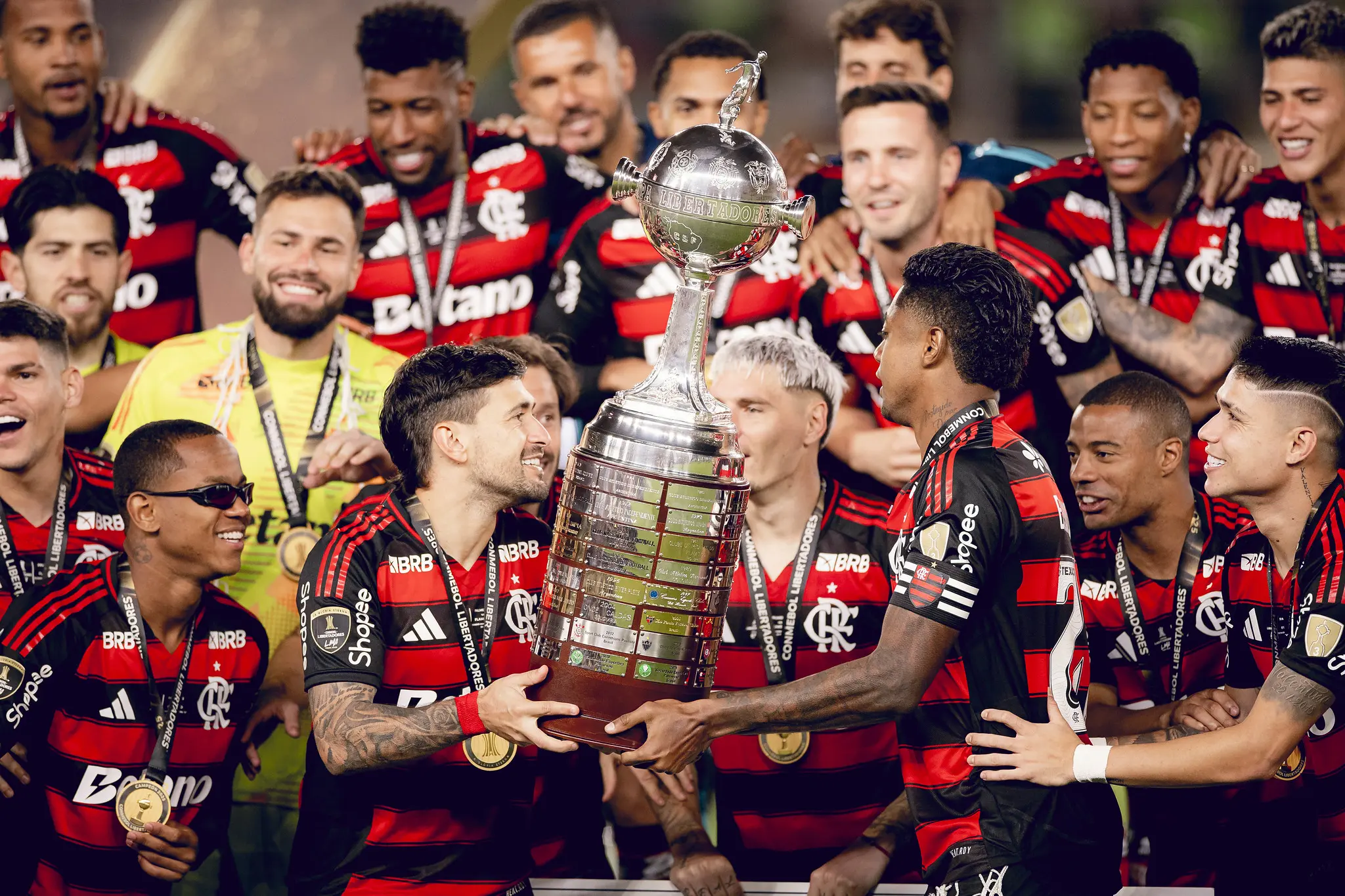 Jogador do Flamengo acionado por reconhecimento de paternidade tem filho da mesma idade (Foto: Adriano Fontes/Flamengo)