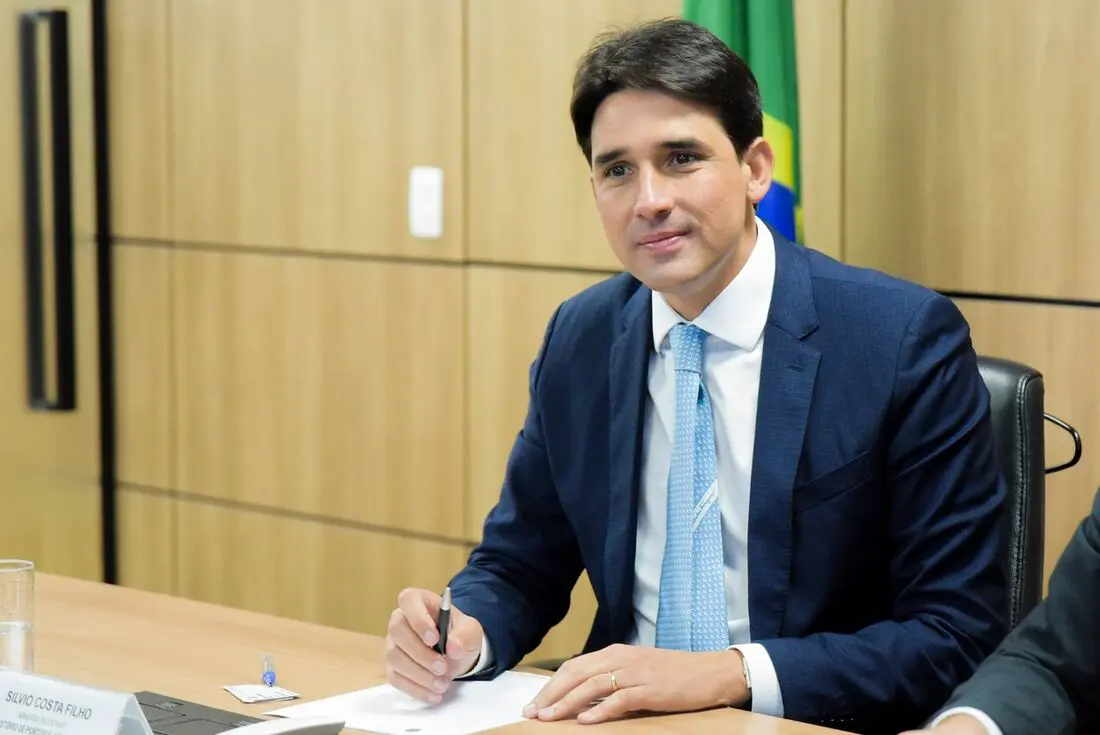 Ministro do governo Lula defende penas mais duras para feminicídio e cita até pena de morte