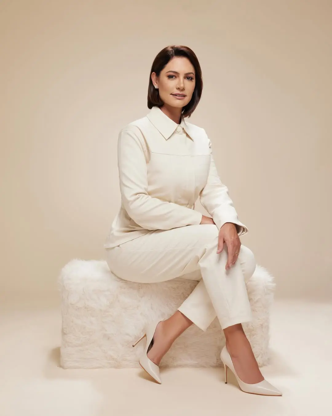 Michelle posta mensagem de apoio a candidatura de filho de Bolsonaro: 'Deus abençoe' (Foto: Redes Sociais)