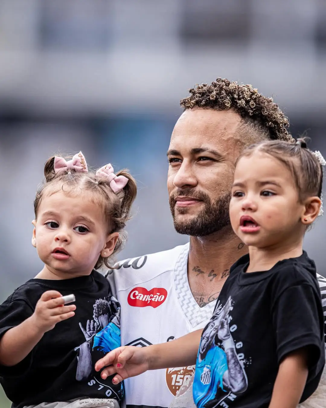 Neymar posta momento fofo de filha Helena falando 