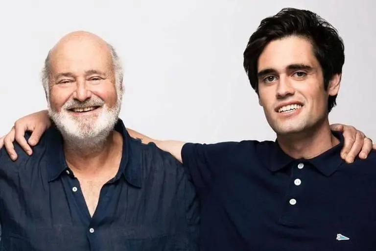 Suspeito de morte de pai, veja o momento em que filho de Rob Reiner é preso (Foto: Redes Sociais)